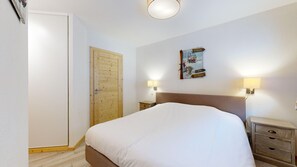 3 bedrooms, free WiFi, bed sheets