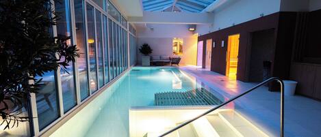 Bain à remous intérieur