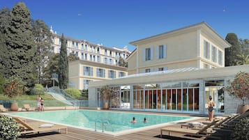 Seasonal outdoor pool