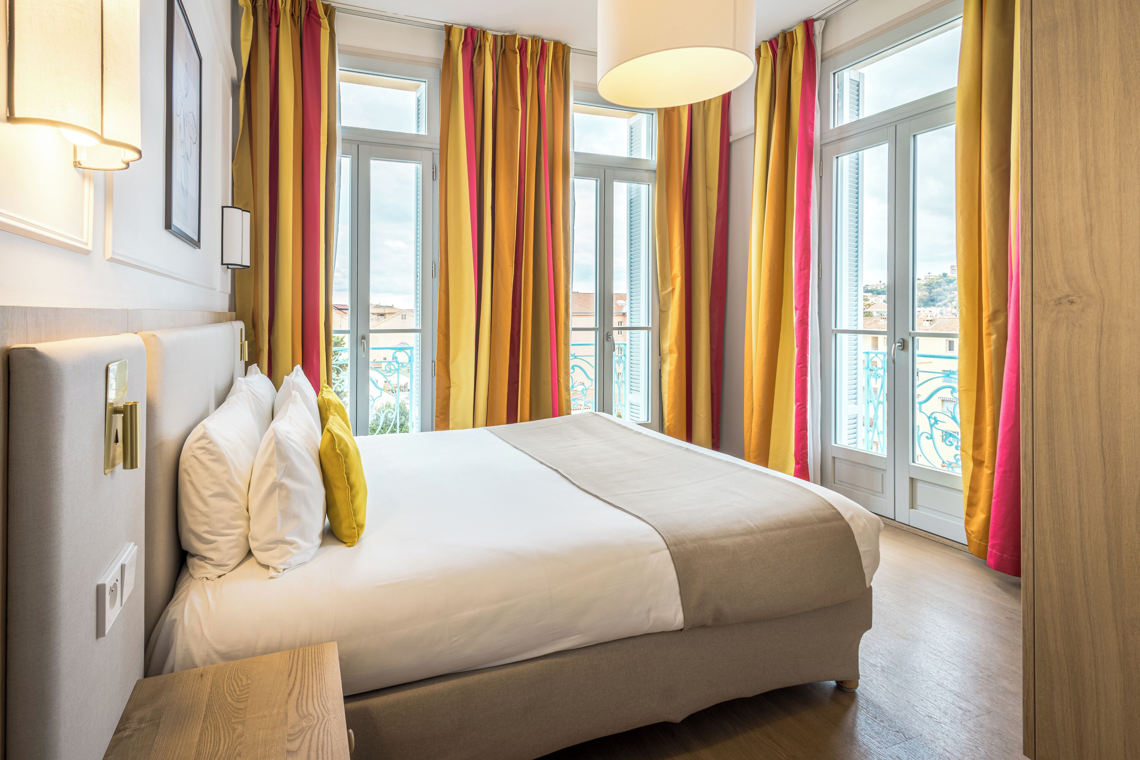 Superior fyrbäddsrum | Värdeförvaringsskåp på rummet och gratis wi-fi