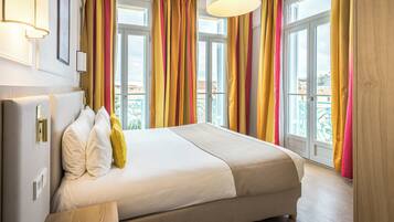 Superior fyrbÀddsrum | VÀrdeförvaringsskÄp pÄ rummet och gratis wi-fi