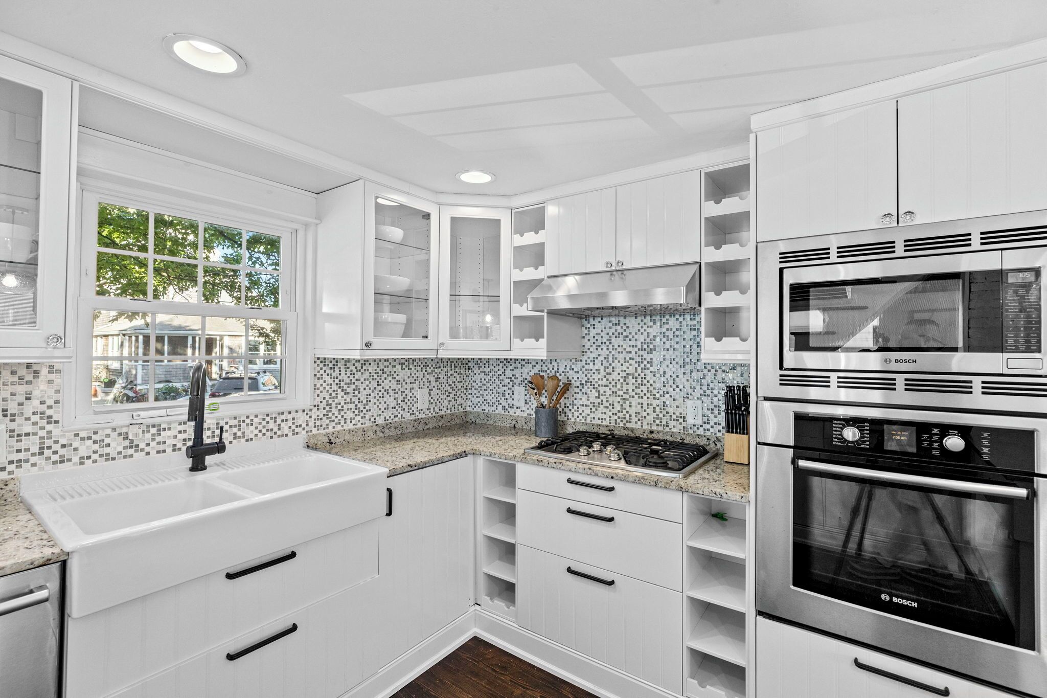 ثلاجة، ميكروويف، فرن، موقد طهي مسطح