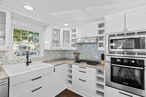 Fridge, microwave, oven, stovetop - Beach Cottage in Scituate with Hot Tub! 6-minute walk to Egypt Beach. (Scituate)