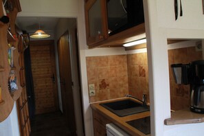 Frigorifero, forno, macchina per tè/caffè, bollitore elettrico
