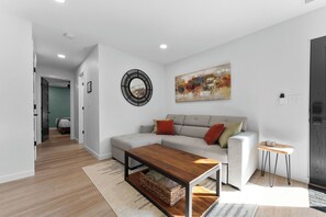 Smart TV, fireplace, table football, books - Views! Lux A-Frame w/ Private Hot Tub and Fire Pit. King Beds! (Lampe)