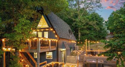 Views! Lux A-Frame w/ Private Hot Tub and Fire Pit. King Beds!