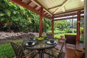 屋外ダイニングエリア