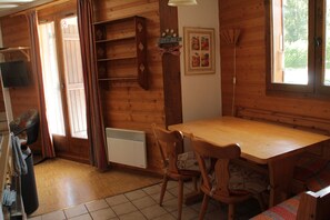 Dining - Chamois d'or CO6 FAMILY &MOUNTAIN 4 Pers. (Châtel)