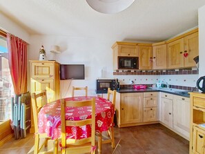 冷蔵庫、電子レンジ、オーブン、食器洗い機