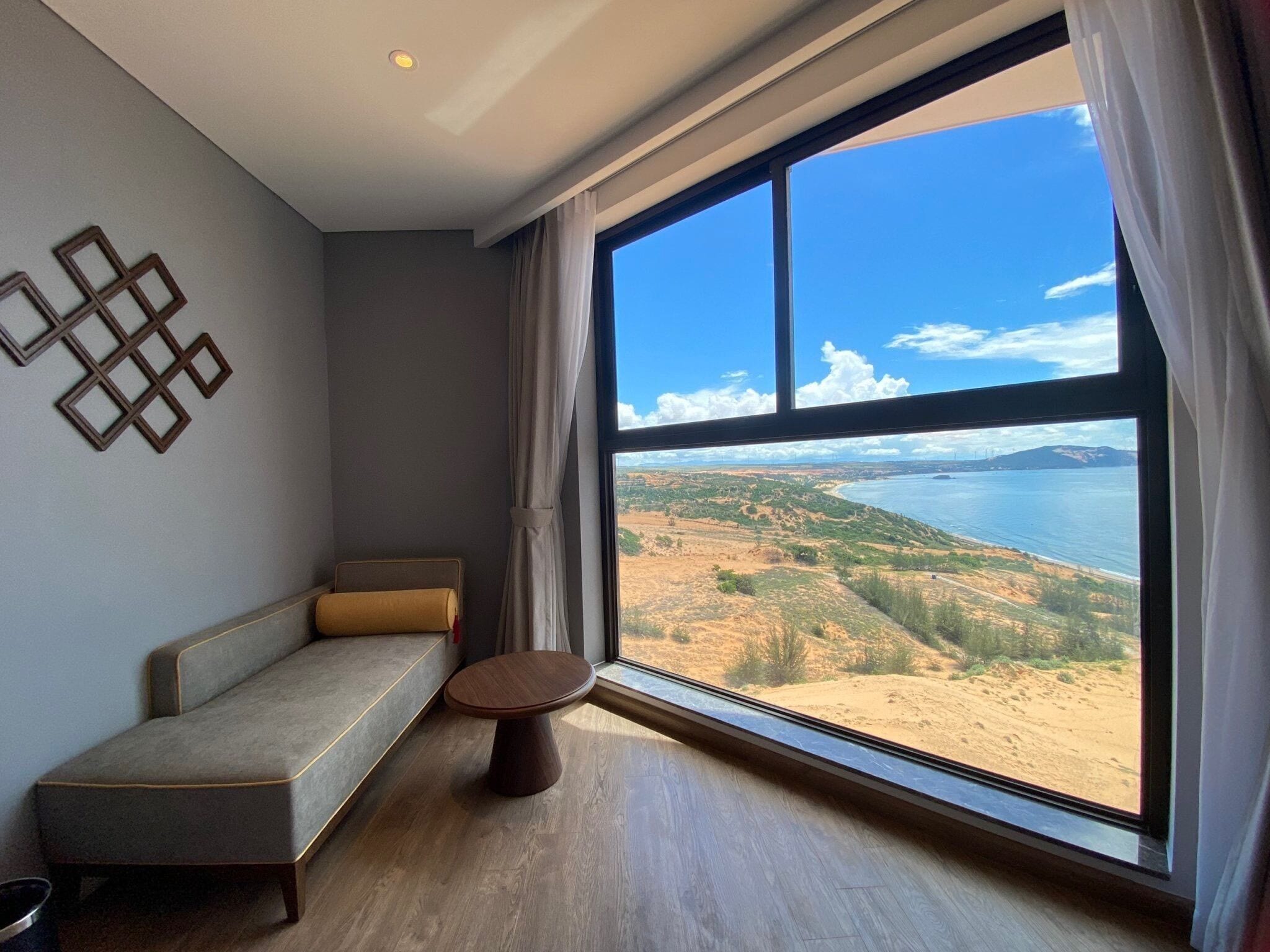 Luxury Double Room, 1 King Bed, Ensuite, Resort View | Beach/ocean view