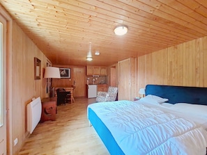 6 bedrooms, free WiFi