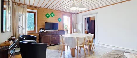 2 bedrooms, free WiFi