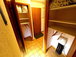 Interior - Voinettes B5 VNB5 TELECABINE & MOUNTAIN 4 Pers (Châtel)