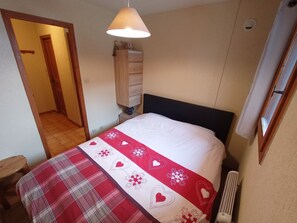 1 slaapkamer, een kluis op de kamer, wifi