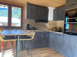 Frigorifero, microonde, forno, lavastoviglie