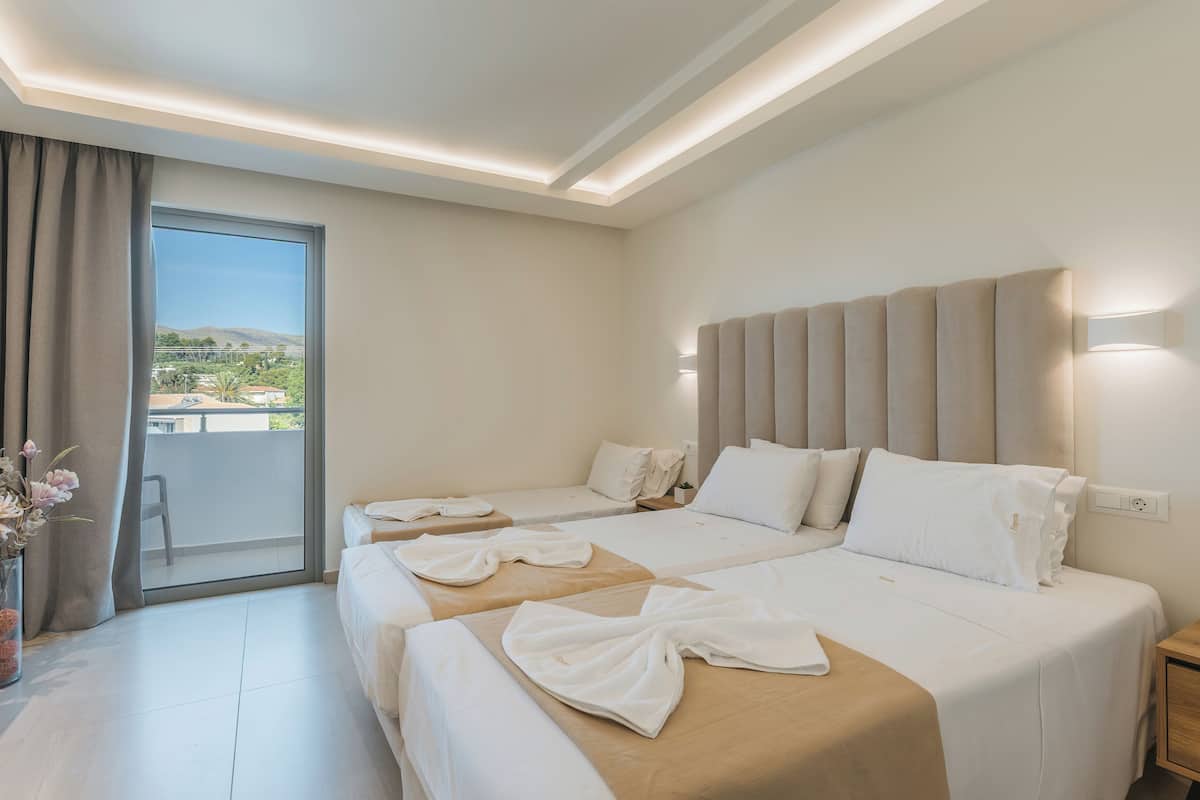 Premium Triple Room, Balcony | In-room safe, soundproofing, iron/ironing board (on request)