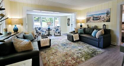 Vintage charm, modern comfort! Lakeshore retreat 3 mins to the beach!