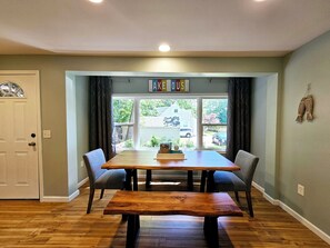 Dining - Vintage charm, modern comfort! Lakeshore retreat 3 mins to the beach! (Muskegon)