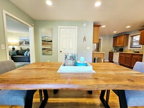 Dining - Vintage charm, modern comfort! Lakeshore retreat 3 mins to the beach! (Muskegon)