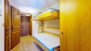 1 bedroom