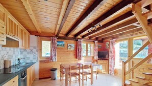 Kaffetrakter/tekoker, kjøleskap, mikrobølgeovn og ovn
