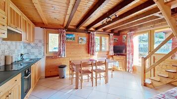 Réfrigérateur, micro-ondes, four, lave-vaisselle