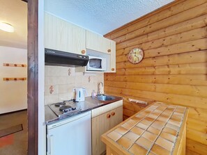 Fridge, microwave, coffee/tea maker, electric kettle