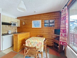 Fridge, microwave, coffee/tea maker, electric kettle