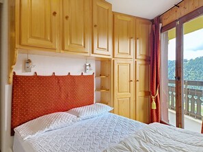 2 slaapkamers, een strijkplank/strijkijzer, gratis wifi