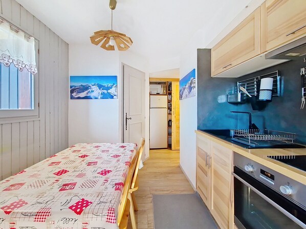 Fridge, microwave, oven, dishwasher - Alpage AGE11  VIEW & SUN 4 Per. (Châtel)