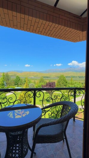 Comfort Villa, Microwave, Hill View | Mountain view