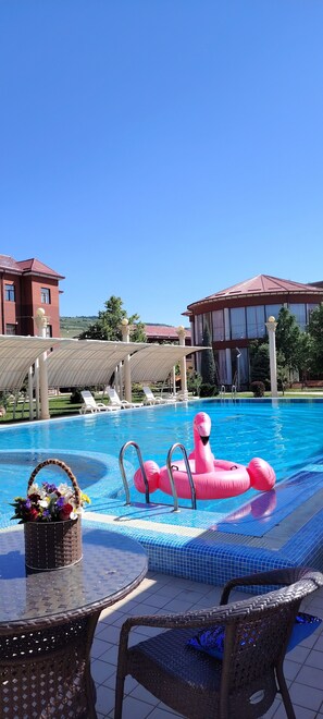 Piscina coperta, 4 piscine all'aperto, cabine incluse nel prezzo