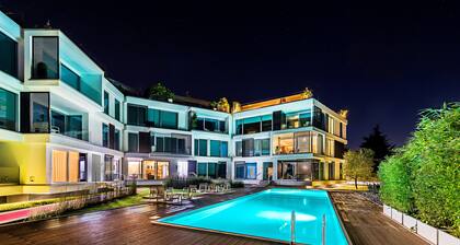 Bristol Exclusive by Wonderful Italy