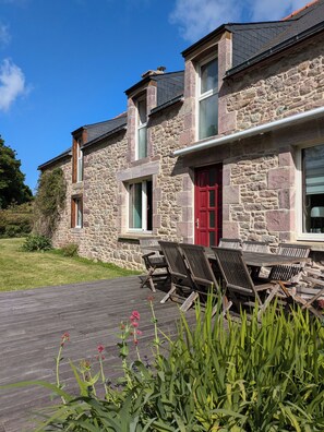 Outdoor dining - Maison Familiale en Grès Rose à Plévenon Cap Fréhel (Plévenon)