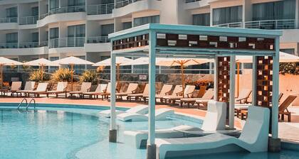 Suite Matrimonial King and living Room at VPX Hotel