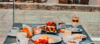 Suite Matrimonial King and living Room at VPX Hotel