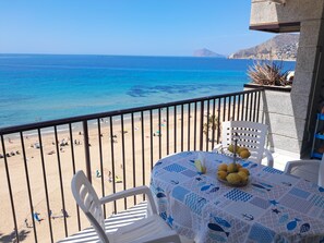 Outdoor dining - Apartment in Calpe in 1st beach line (Calpe)