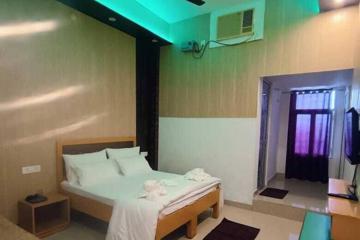 Executive Room | Free WiFi