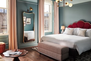Biggy Up | Premium bedding, minibar, in-room safe, blackout curtains - The Hoxton, Edinburgh (Edinburgh)