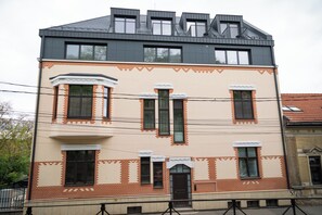 Front of property - PoshSpot Apartments (Cluj-Napoca)