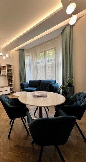 Leilighet – superior | Oppholdsområde | Oppvarmet gulv