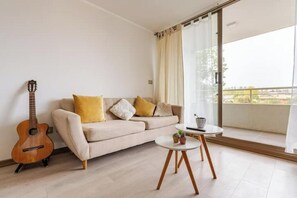Living area - 20 minutes from Viña Estac/2Bedroom/2Baths/3 beds. (Villa Alemana)