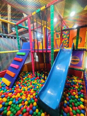 Aire de jeux - intérieure