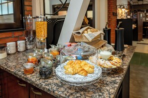 Petit déjeuner buffet compris tous les jours