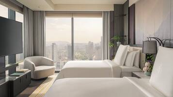 Phòng Suite Premier, 2 giường đôi | Bộ đồ giường cao cấp, nệm có lớp đệm bông, minibar