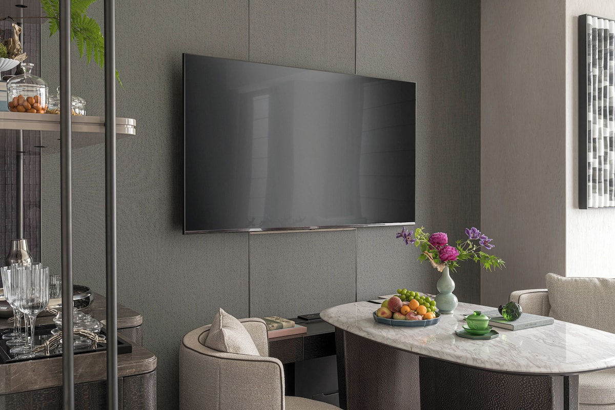 Chambre Deluxe, 1 trÚs grand lit, vue sur le canal | Literie de qualité, lit avec matelas à plateau-coussin, minibar