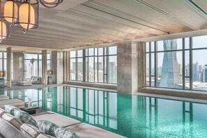 Indoor pool - Four Seasons Hotel Hangzhou At Hangzhou Centre (Hangzhou)