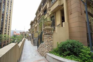 Unclassified image, 2 of 14, button - Xiaowo Hostel (Chongqing)
