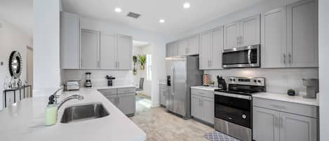 Studio (6 Bedrooms) | Eigene Küche