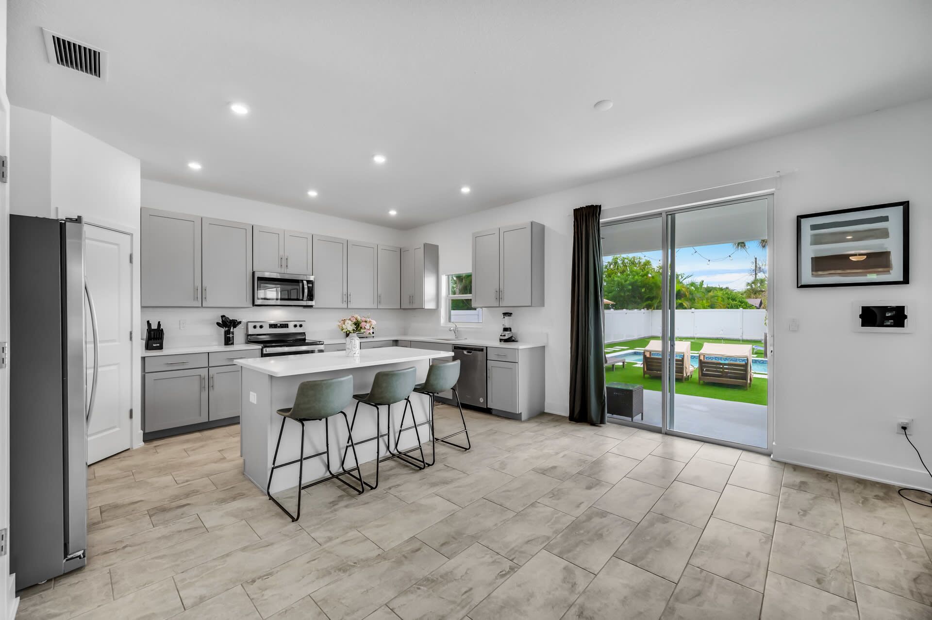 獨棟房屋 (5 Bedrooms) | 私人廚房 | 電冰箱、微波爐、烤箱、電熱水壺